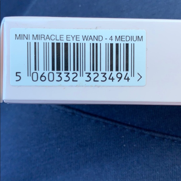 Charlotte Tilbury MINI MIRACLE EYE WAND
SHADE 4 - Picture 7 of 8